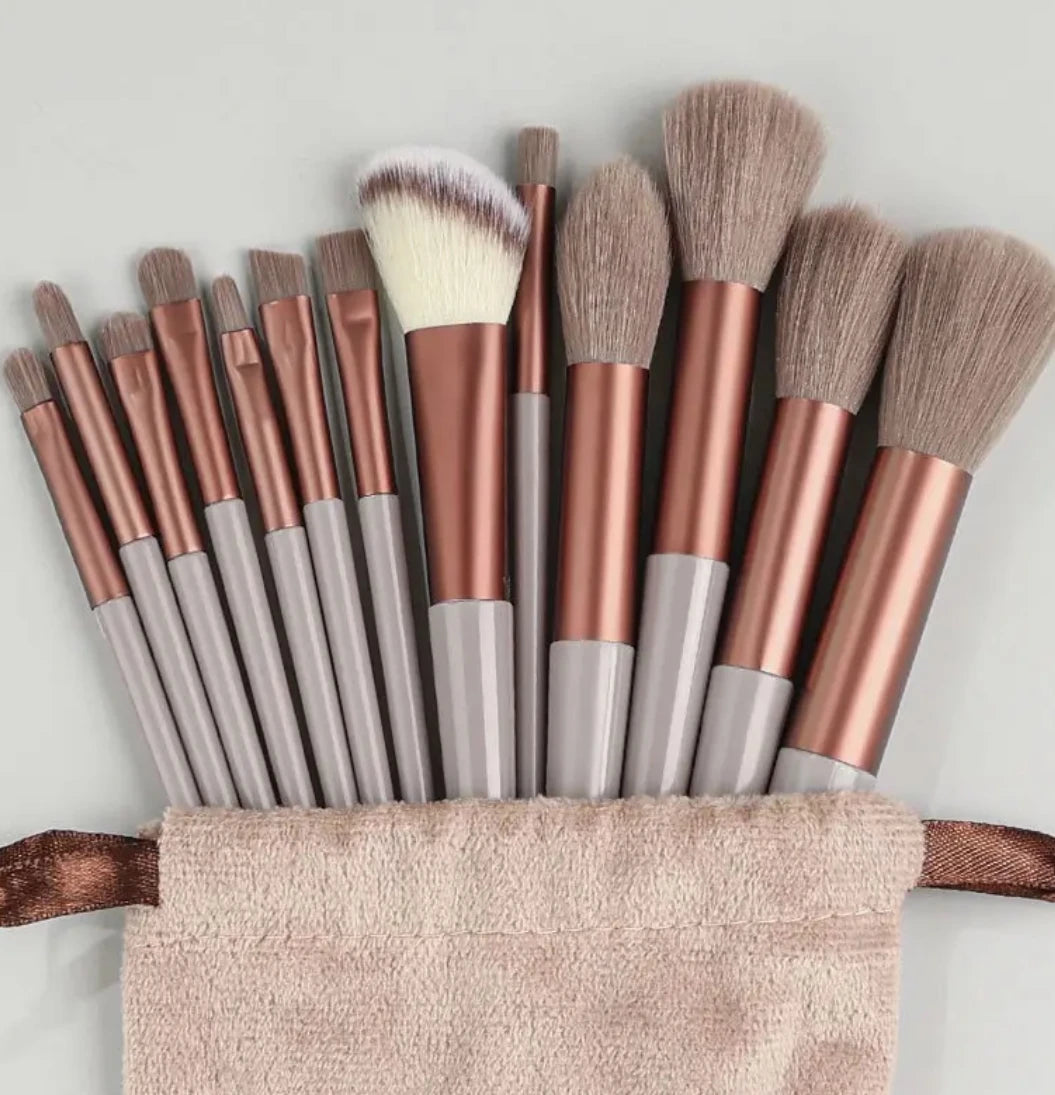 33-Piece Makeup Brush & Beauty Sponge Set - Complete Face & Eye Beauty Kit
